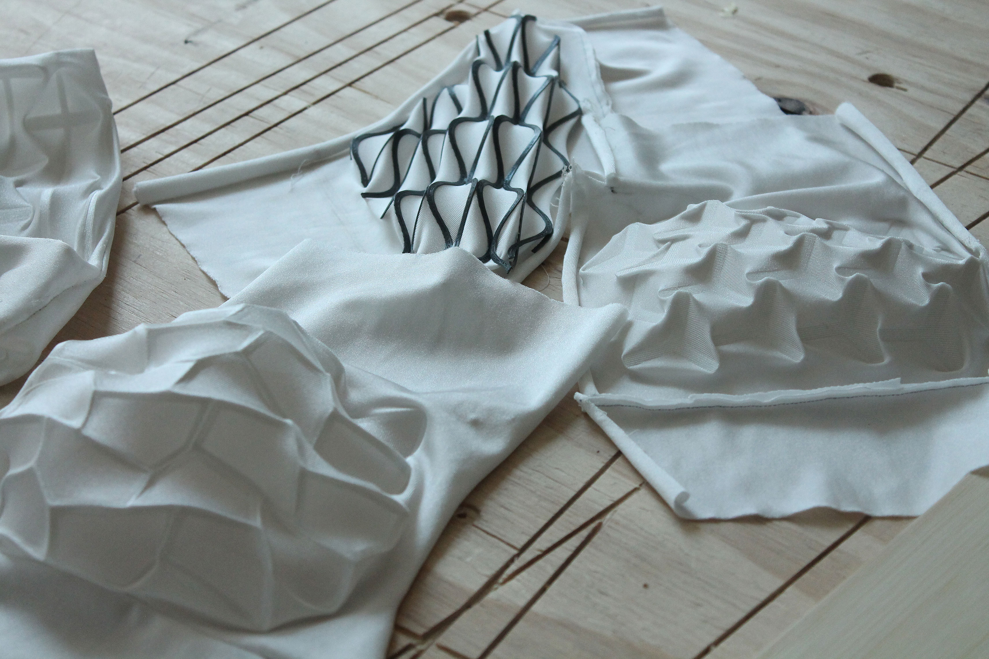 Self-Shaping-Textiles-02